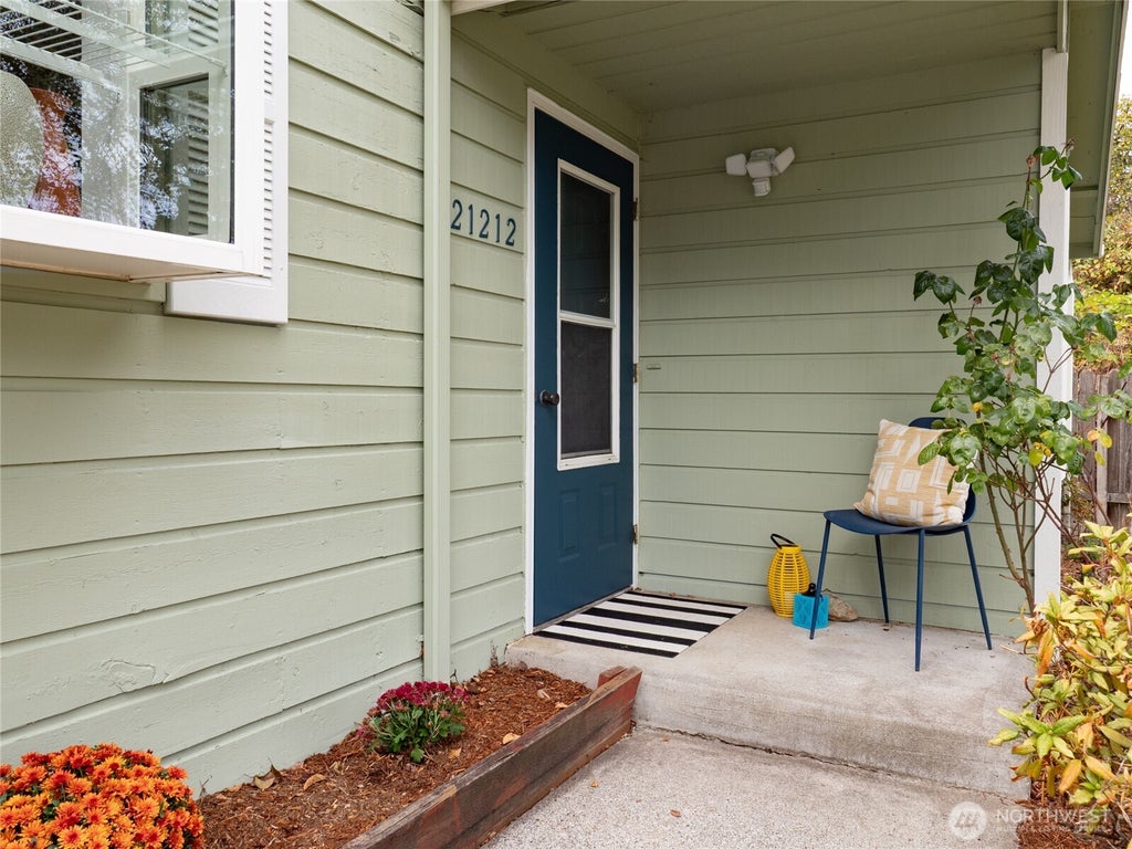 Photo of 21212 4th Avenue W, Bothell, WA 98021 (MLS # 2590100)