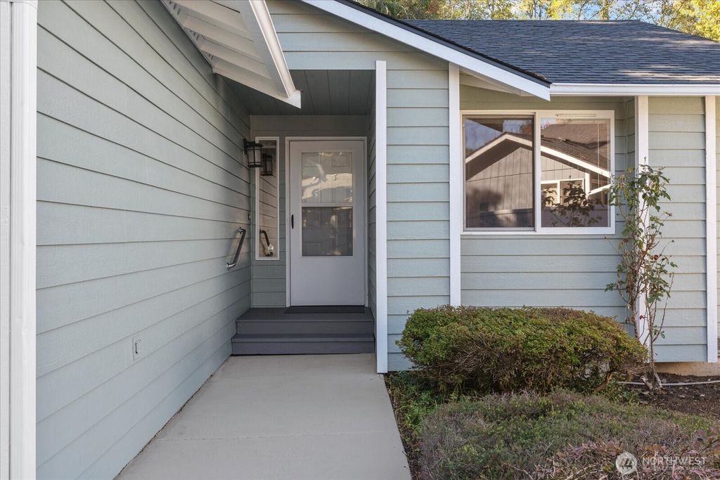 Photo of 11024 17th Place W, Everett, WA 98204 (MLS # 2446003)