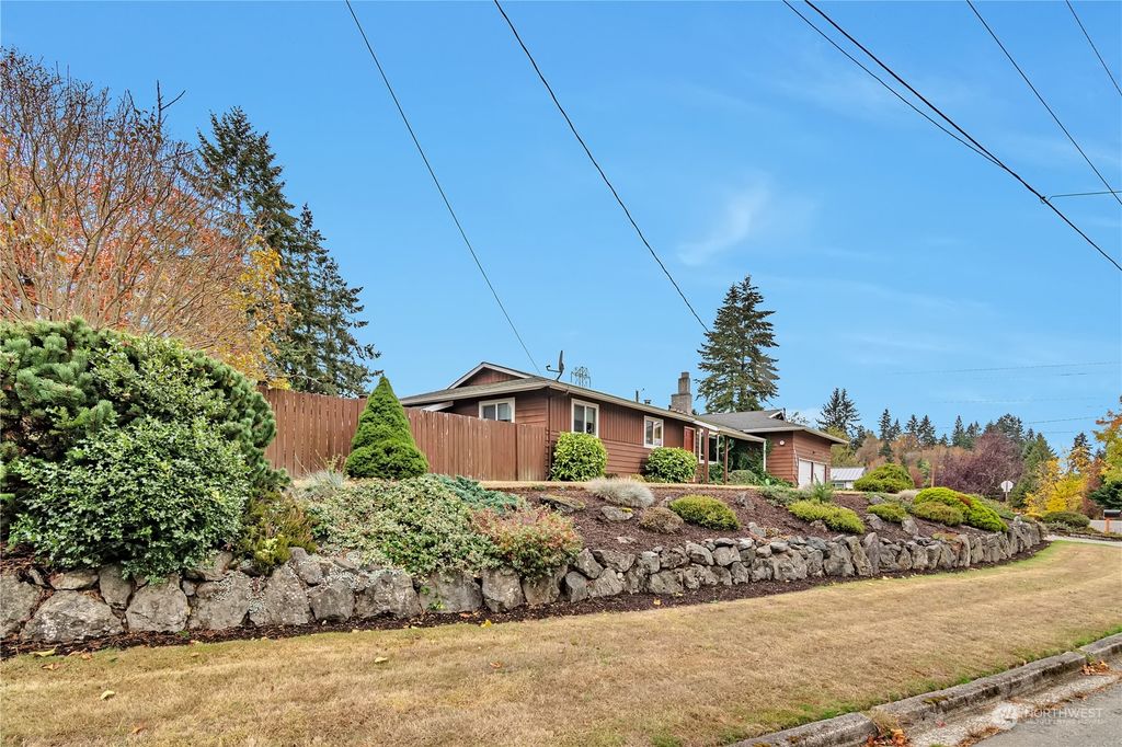 Photo of 12505 SE 73rd Place, Newcastle, WA 98056 (MLS # 2013091)