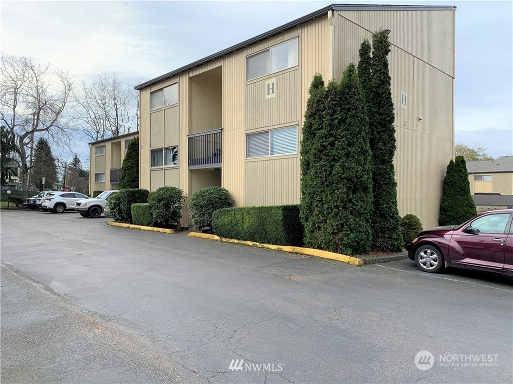 Photo of 31003 14th Avenue S #H6, Federal Way, WA 98003 (MLS # 2021876)