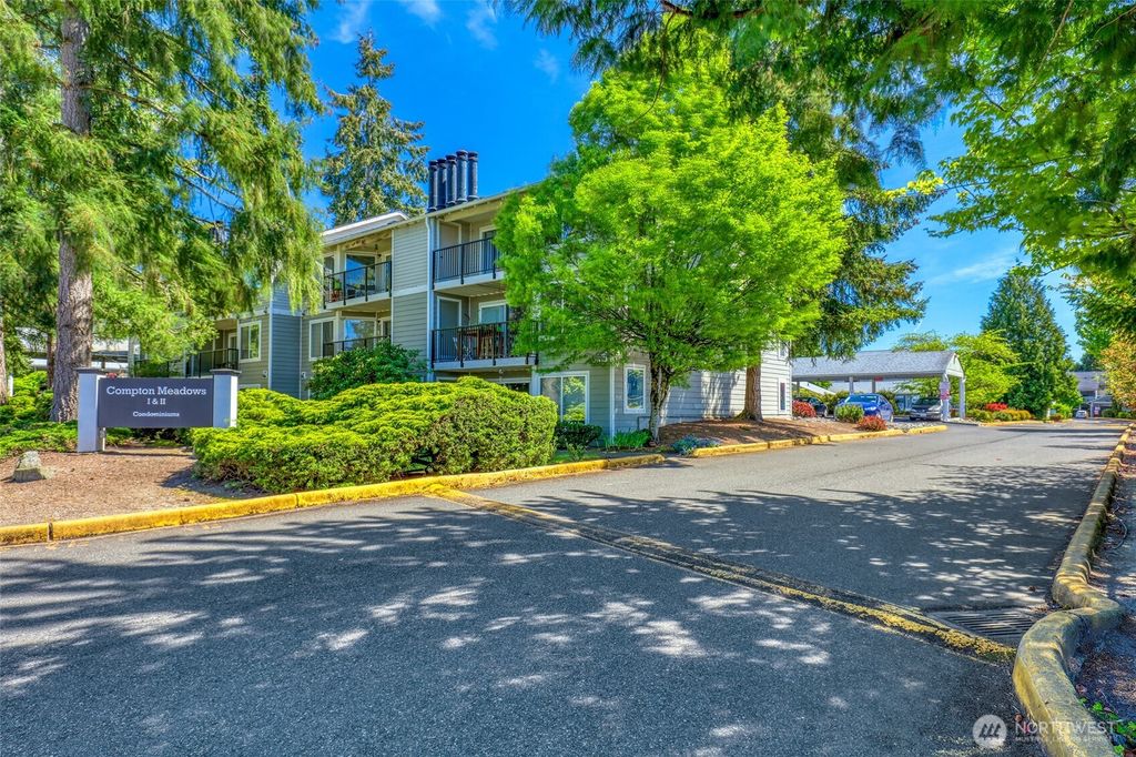 Photo of 14316 126th Ave Ave NE #D204, Kirkland, WA 98034 (MLS # 2365120)