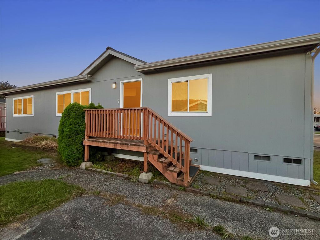 Photo of 210 37th Street SE #130, Auburn, WA 98002 (MLS # 2498249)