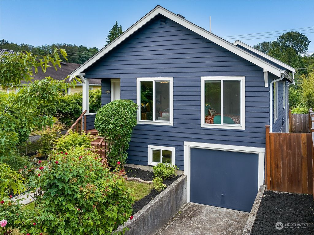 Photo of 5417 25th Avenue SW, Seattle, WA 98106 (MLS # 2250267)