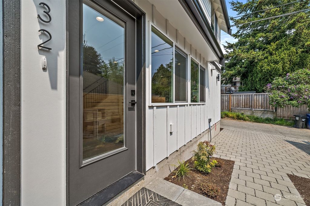 Photo of 4432 47th Avenue SW, Seattle, WA 98116 (MLS # 2070430)