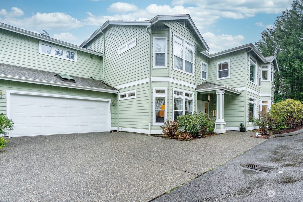 Photo of 22633 SE 44th Lane #1627, Issaquah, WA 98029 (MLS # 2194891)