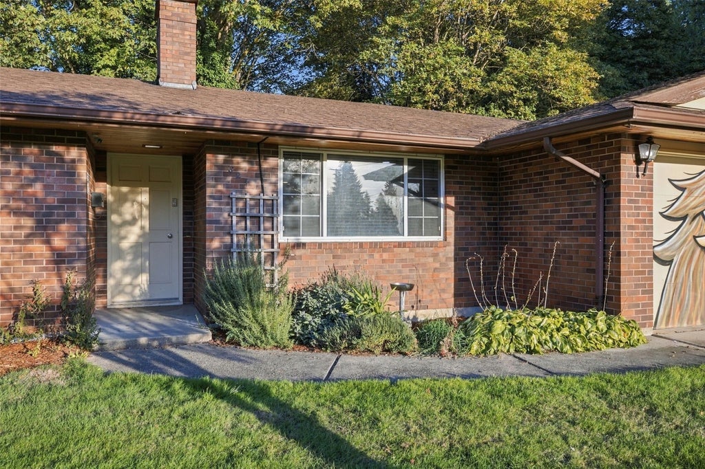 Photo of 824 26th Street SE, Auburn, WA 98002 (MLS # 2596014)