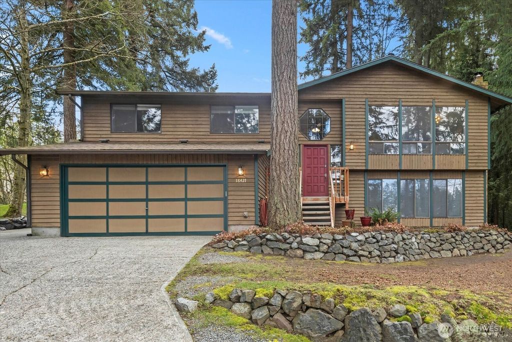 Photo of 18421 Larch Way, Lynnwood, WA 98037 (MLS # 2342885)