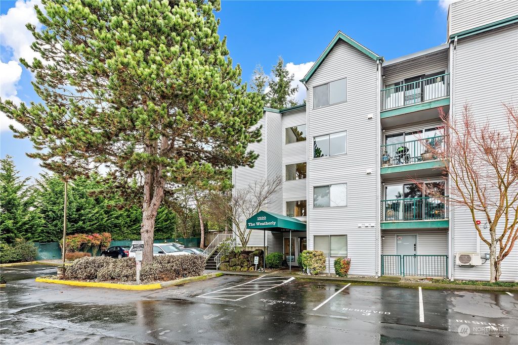 Photo of 1522 NE 175th Street #108, Shoreline, WA 98155 (MLS # 2201149)