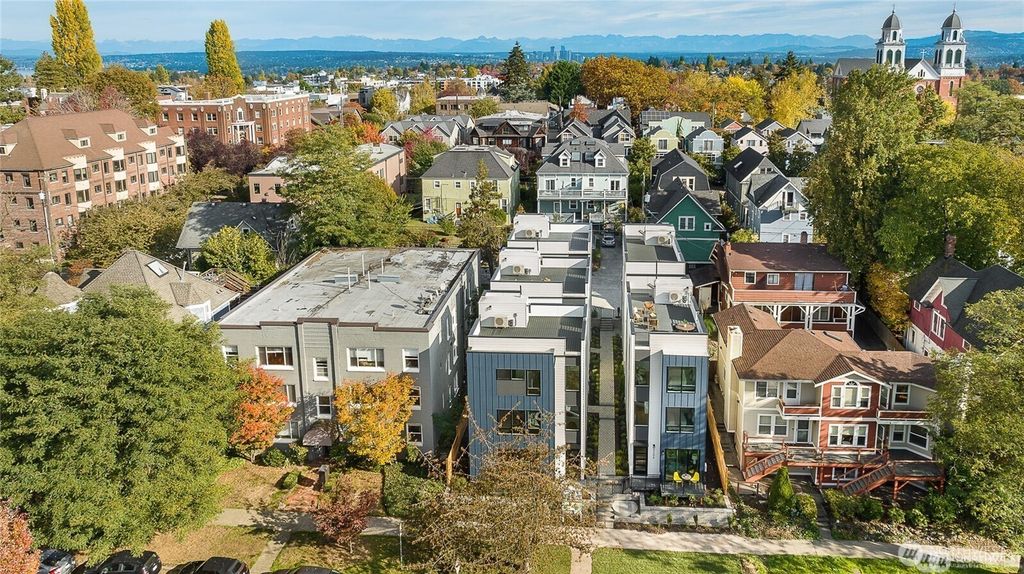 Photo of 920 16th Avenue #B, Seattle, WA 98122 (MLS # 2426359)