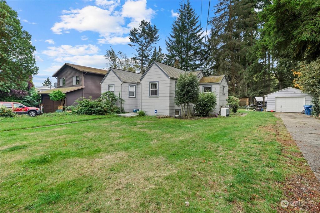 Photo of 123 N 136th Street, Seattle, WA 98133 (MLS # 2306574)