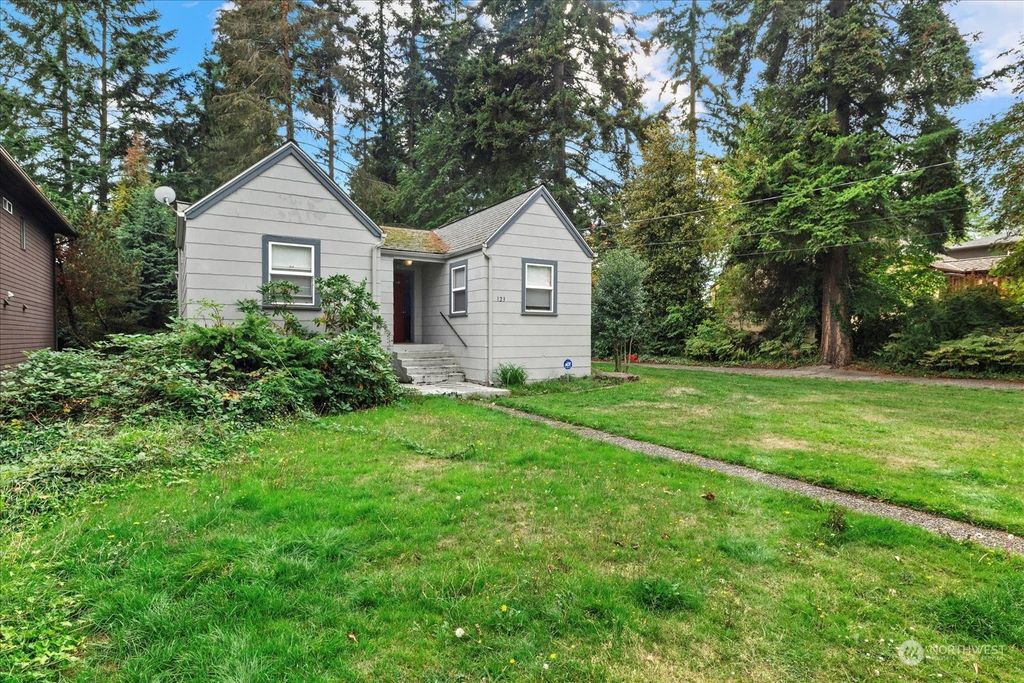Photo of 123 N 136th Street, Seattle, WA 98133 (MLS # 2306574)