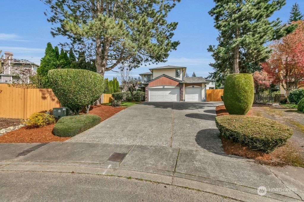 Photo of 24220 95th Place S, Kent, WA 98030 (MLS # 2222606)