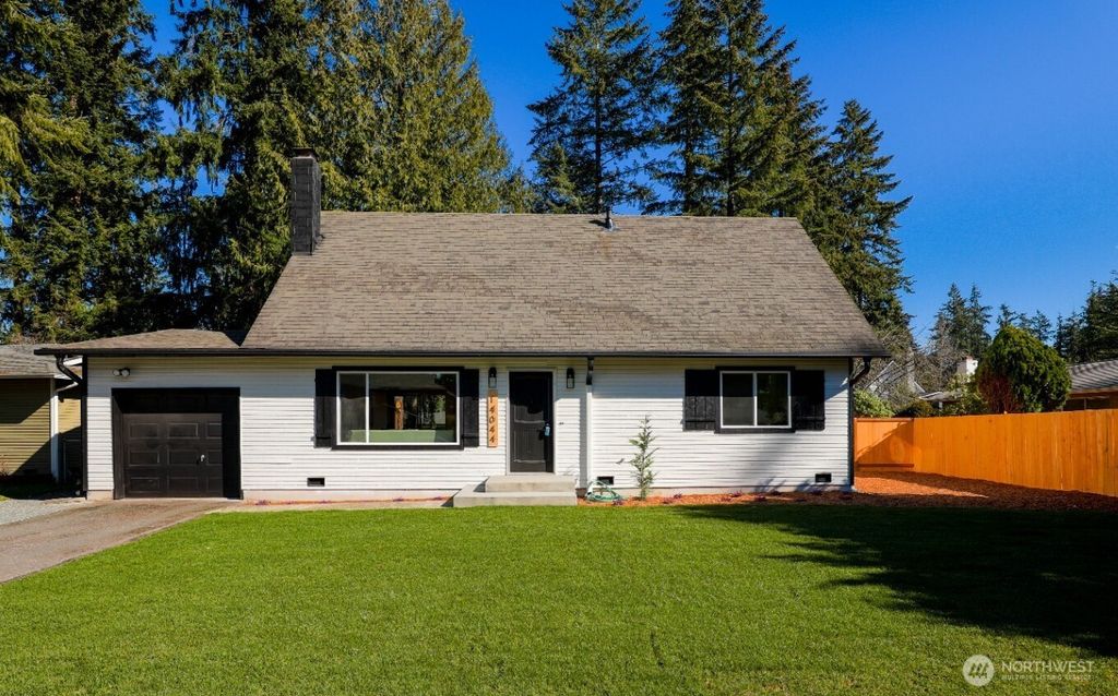 Photo of 14044 145th Avenue SE, Renton, WA 98059 (MLS # 2362786)