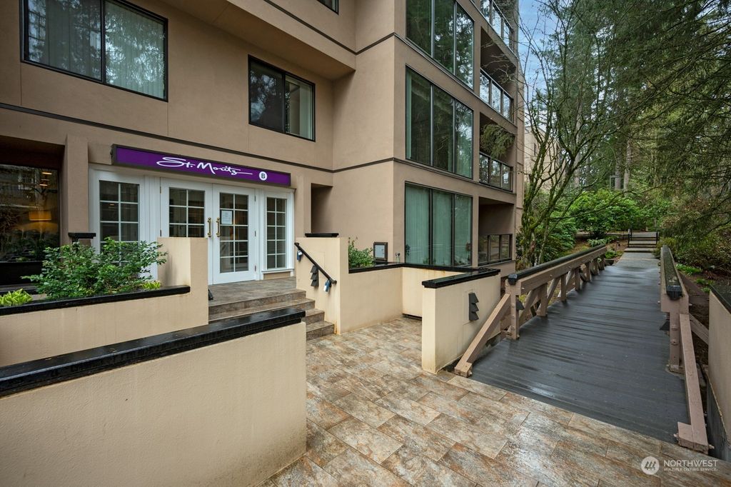 Photo of 15512 Country Club Drive Dr #PH1, Mill Creek, WA 98012 (MLS # 2219413)