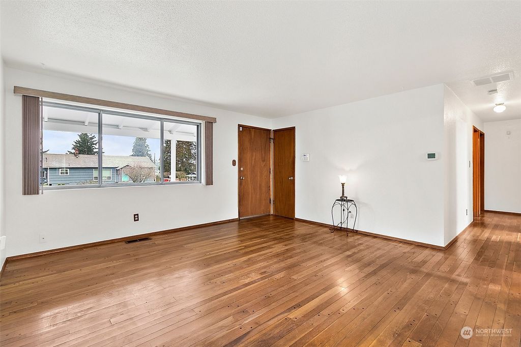 Photo of 1402 Vine Street, Milton, WA 98354 (MLS # 2201232)