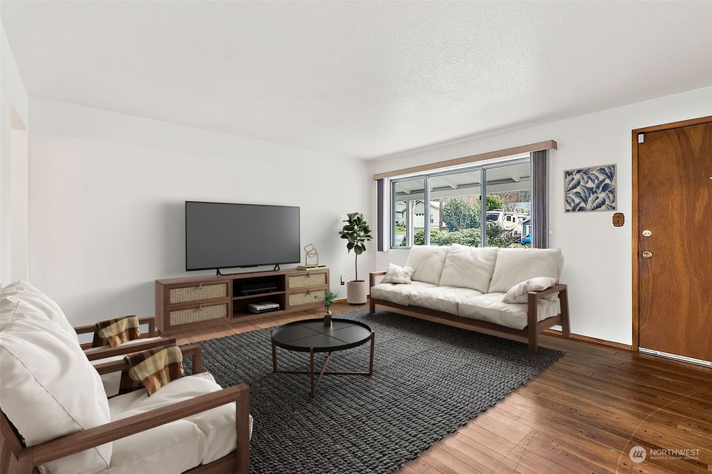 Photo of 1402 Vine Street, Milton, WA 98354 (MLS # 2201232)