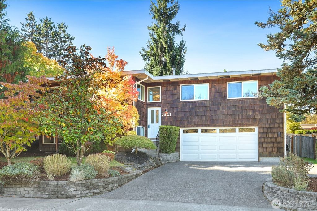 Photo of 7523 143rd Avenue NE, Redmond, WA 98052 (MLS # 2443687)