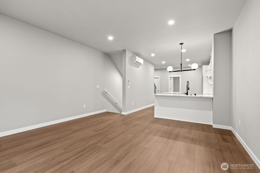 Photo of 16823 Alder Way #J5, Lynnwood, WA 98037 (MLS # 2505174)