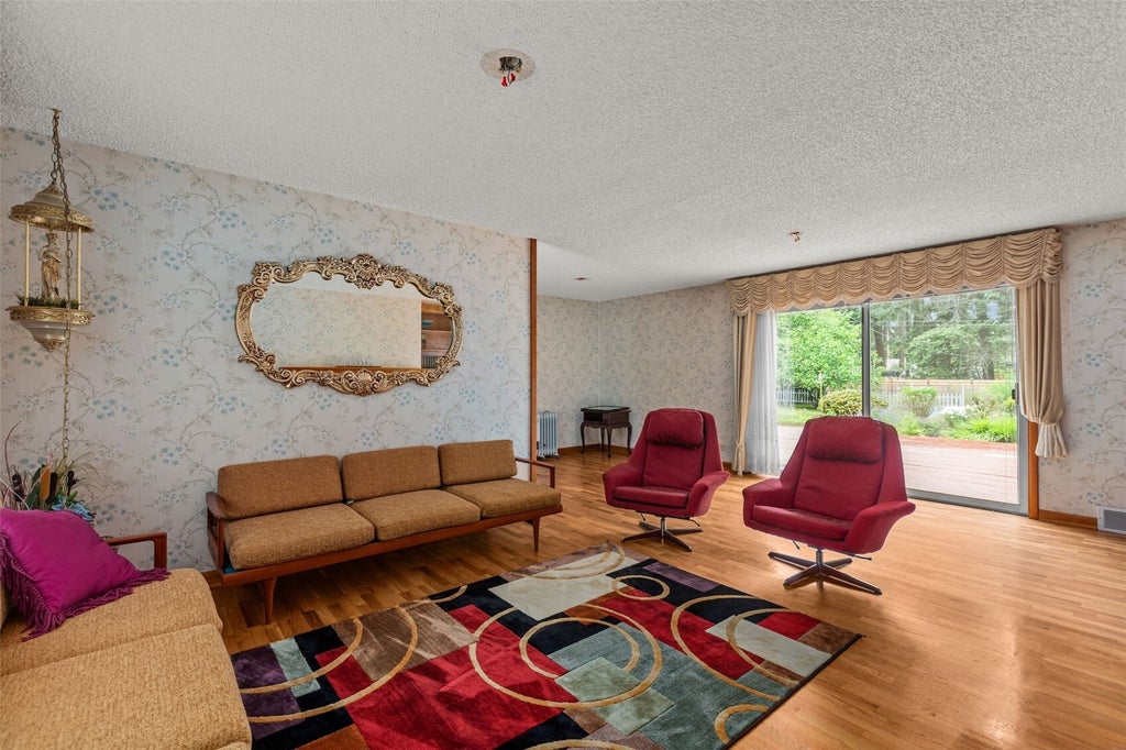 Photo of 6353 School Street SW, Lakewood, WA 98499 (MLS # 2595172)