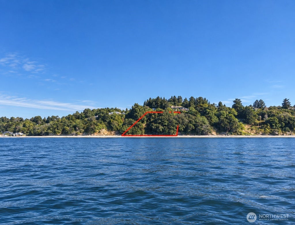 Photo of 8118 E Side Drive NE, Tacoma, WA 98422 (MLS # 2590462)