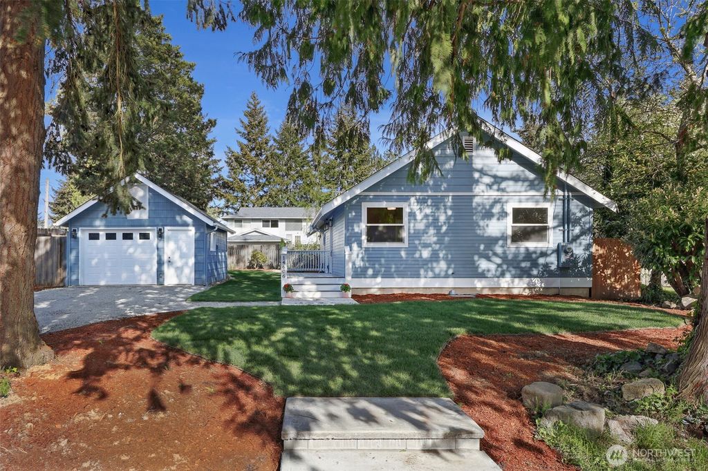 Photo of 14606 16th Avenue SW, Burien, WA 98166 (MLS # 2511390)