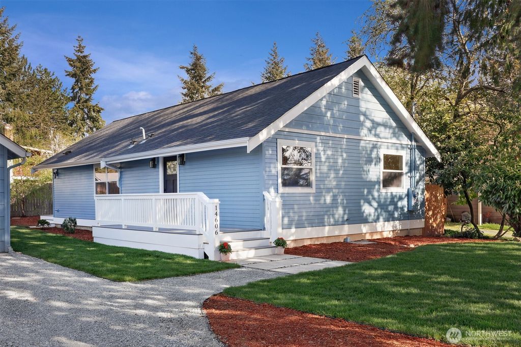 Photo of 14606 16th Avenue SW, Burien, WA 98166 (MLS # 2511390)