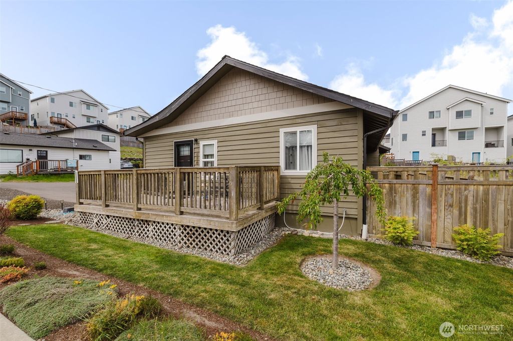 Photo of 880 Hogan Lane, Bremerton, WA 98311 (MLS # 2520716)