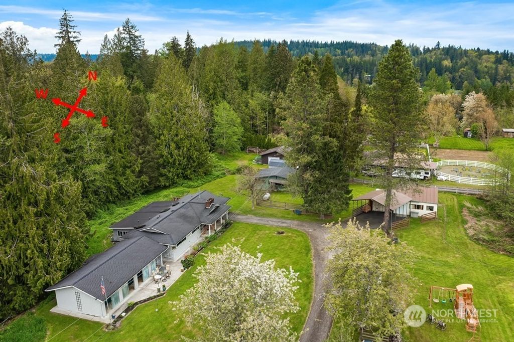 Photo of 30520 SE 40th Street, Fall City, WA 98024 (MLS # 2065622)