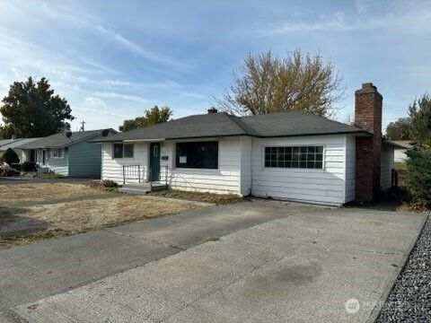 Photo of 516 N Central Drive, Moses Lake, WA 98837 (MLS # 2453886)