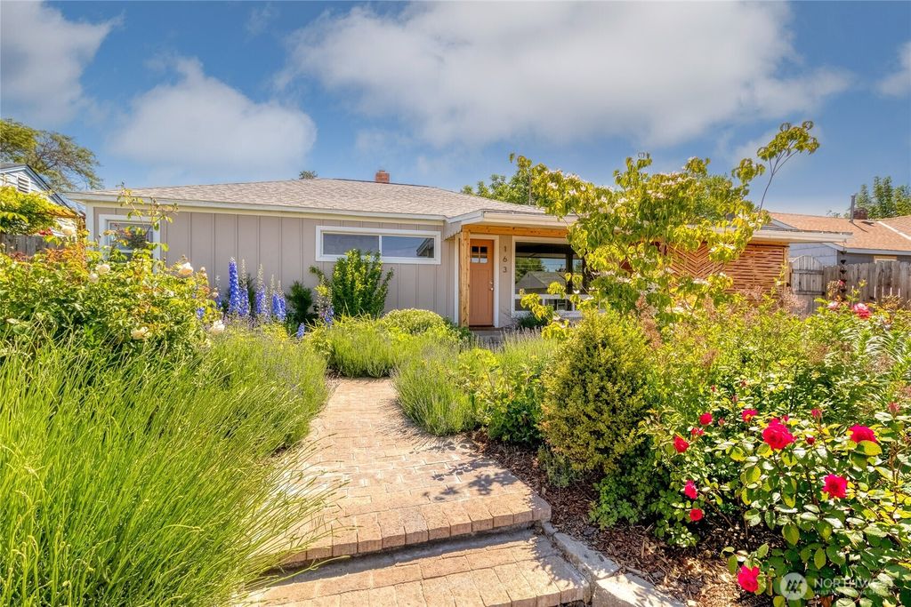 Photo of 163 Union Street, Walla Walla, WA 99362 (MLS # 2523553)