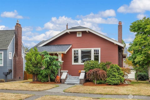 Photo of 7426 keen Way N, Seattle, WA 98103 (MLS # 2583310)