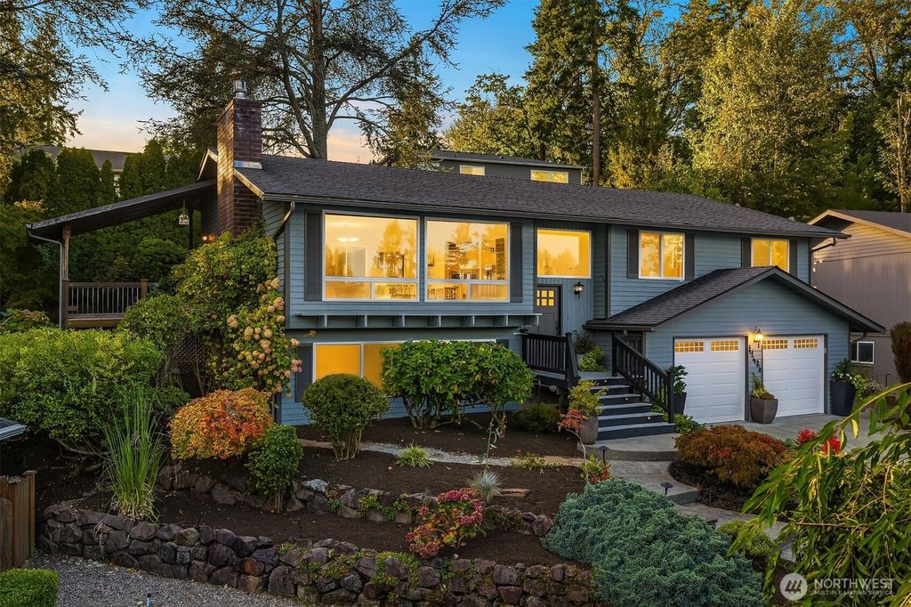 Photo of 17605 NE 15th Place, Bellevue, WA 98008 (MLS # 2427182)