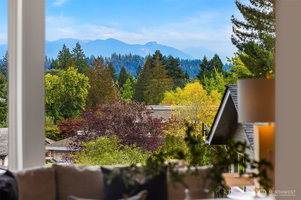 Photo of 17605 NE 15th Place, Bellevue, WA 98008 (MLS # 2427182)