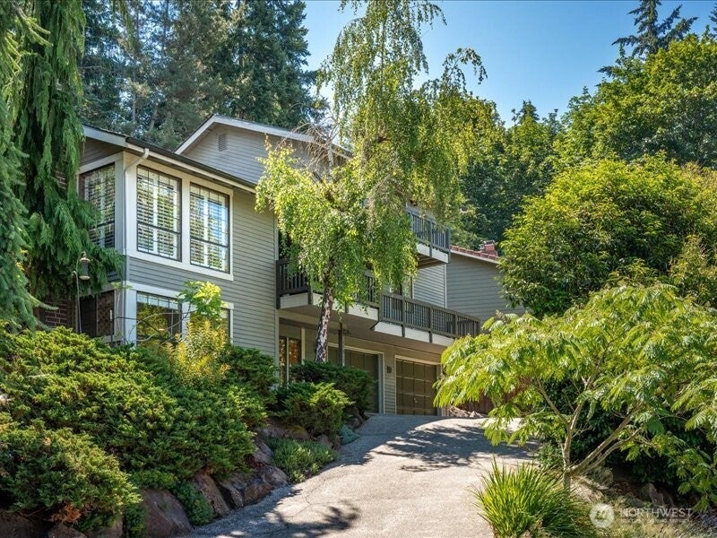 Photo of 15812 71st Avenue NE, Kenmore, WA 98028 (MLS # 2543837)