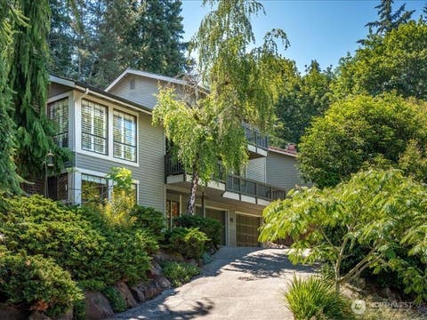 Photo of 15812 71st Avenue NE, Kenmore, WA 98028 (MLS # 2543837)