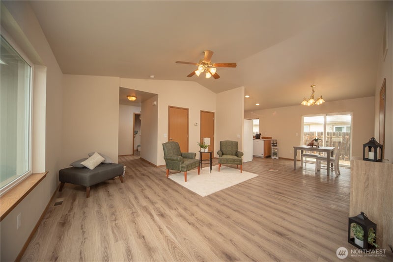 608 E Remington Drive