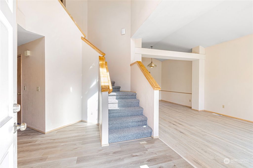 Photo of 950 SW 347th Street, Federal Way, WA 98023 (MLS # 2163711)