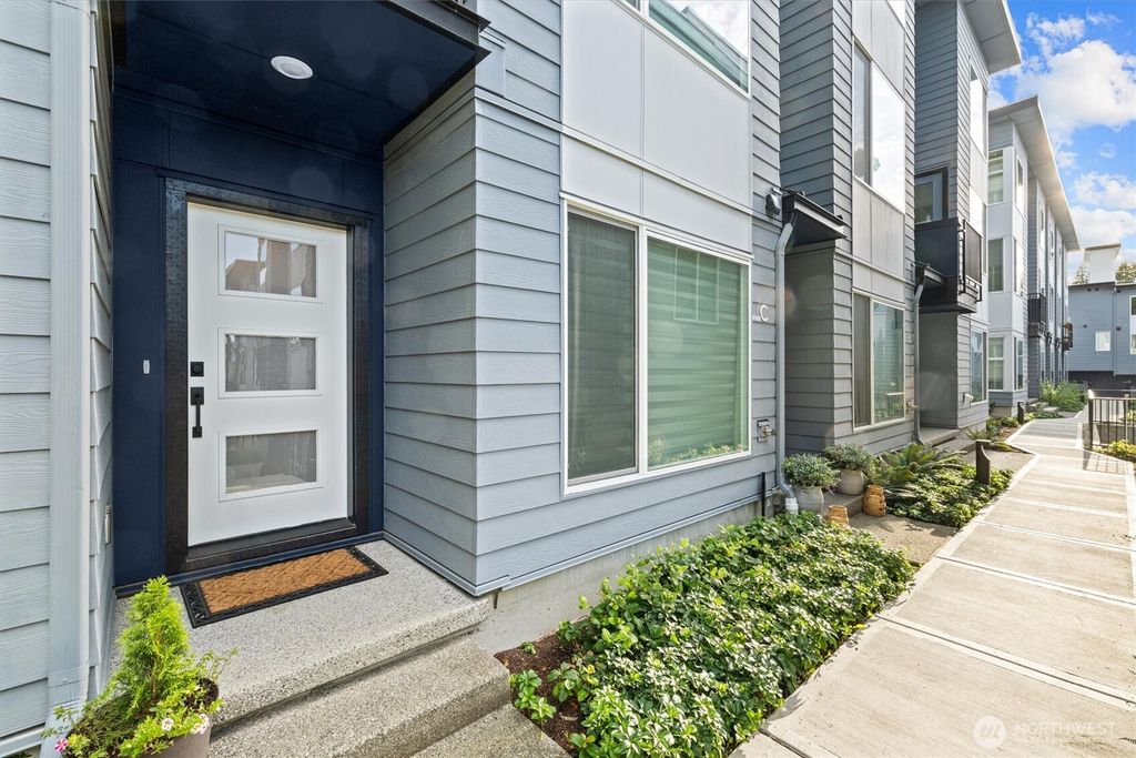 Photo of 2126 N 147th Street #D, Shoreline, WA 98133 (MLS # 2424151)