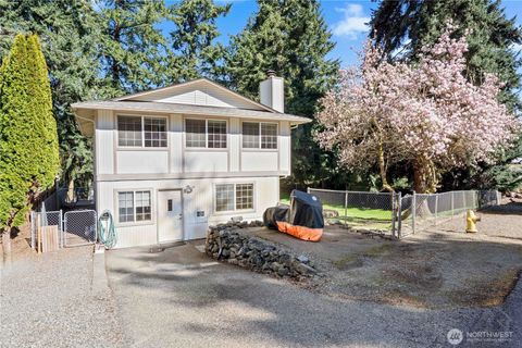 Photo of 2138 SW 305th Street, Federal Way, WA 98023 (MLS # 2501252)