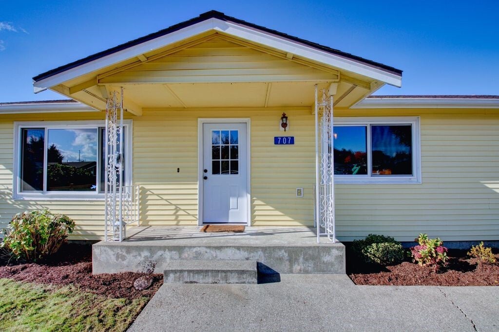 Photo of 707 Kodiak Drive, Burlington, WA 98233 (MLS # 2596667)