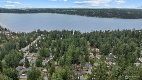 Photo of 3575 NE 209th Avenue, Sammamish, WA 98074 (MLS # 2348880)