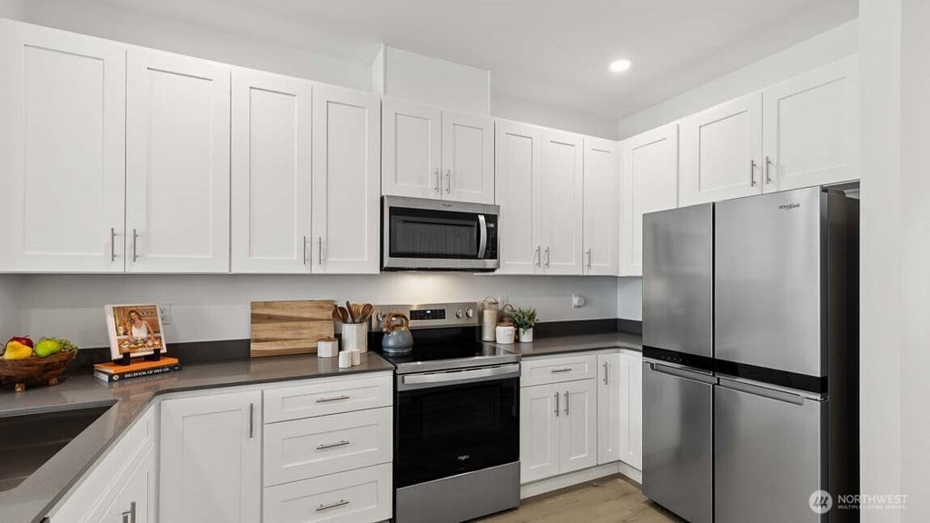 Photo of 16830 20th Avenue W #B6, Lynnwood, WA 98037 (MLS # 2583828)