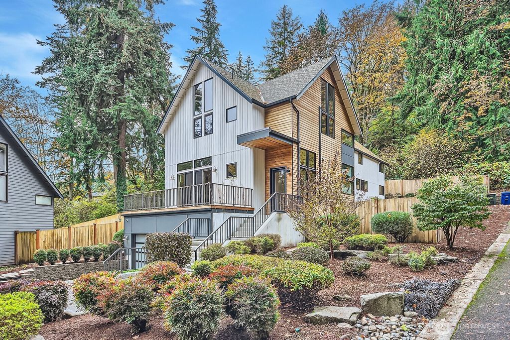 Photo of 16915 SE 1st Place, Bellevue, WA 98008 (MLS # 2307636)