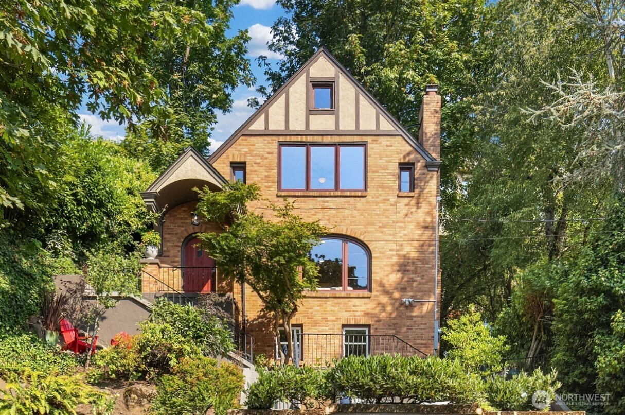 3322 E Terrace Street