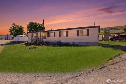 Photo of 44900 SR 174 N #16, Grand Coulee, WA 99133 (MLS # 2526142)