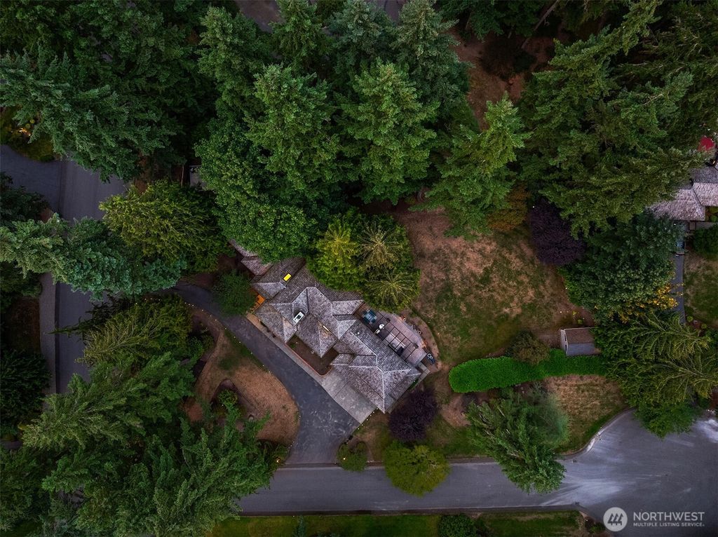 Photo of 16508 NE 134th Place, Redmond, WA 98052 (MLS # 2405177)