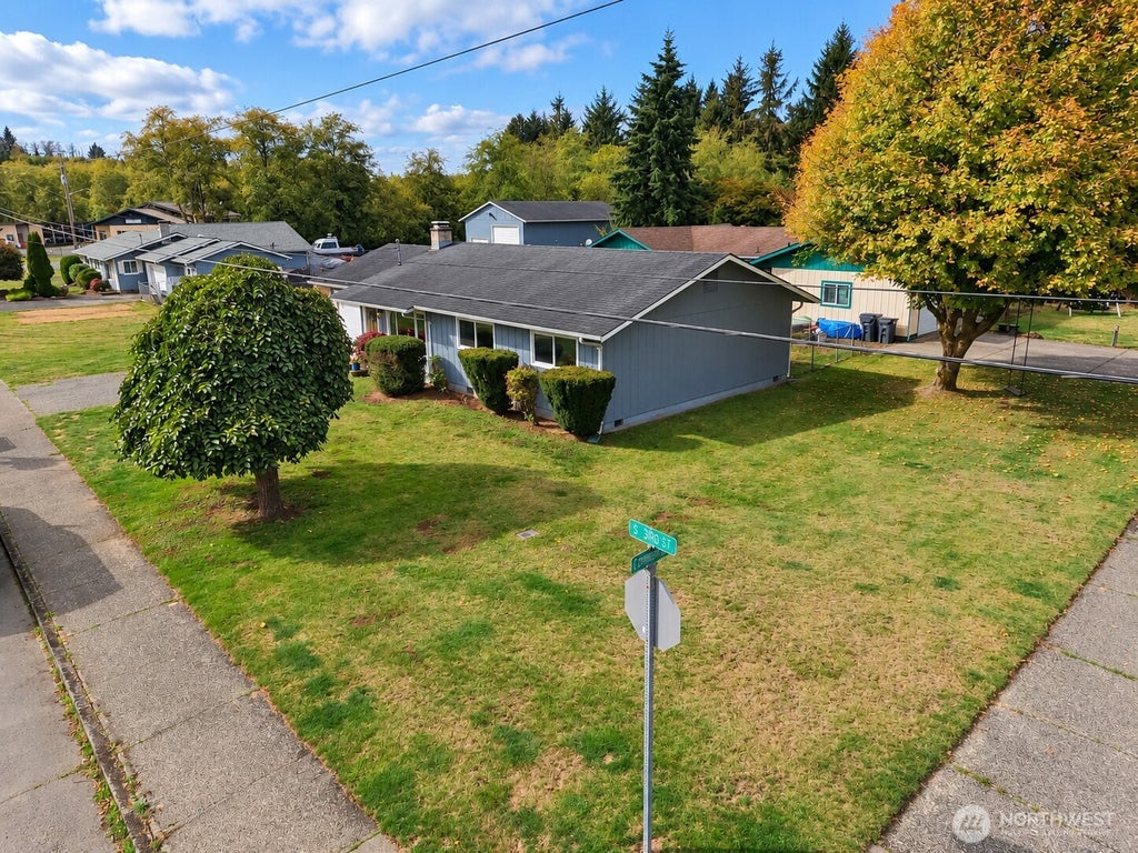 Photo of 306 J Street, Cosmopolis, WA 98537 (MLS # 2592319)