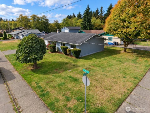 Photo of 306 J Street, Cosmopolis, WA 98537 (MLS # 2592319)
