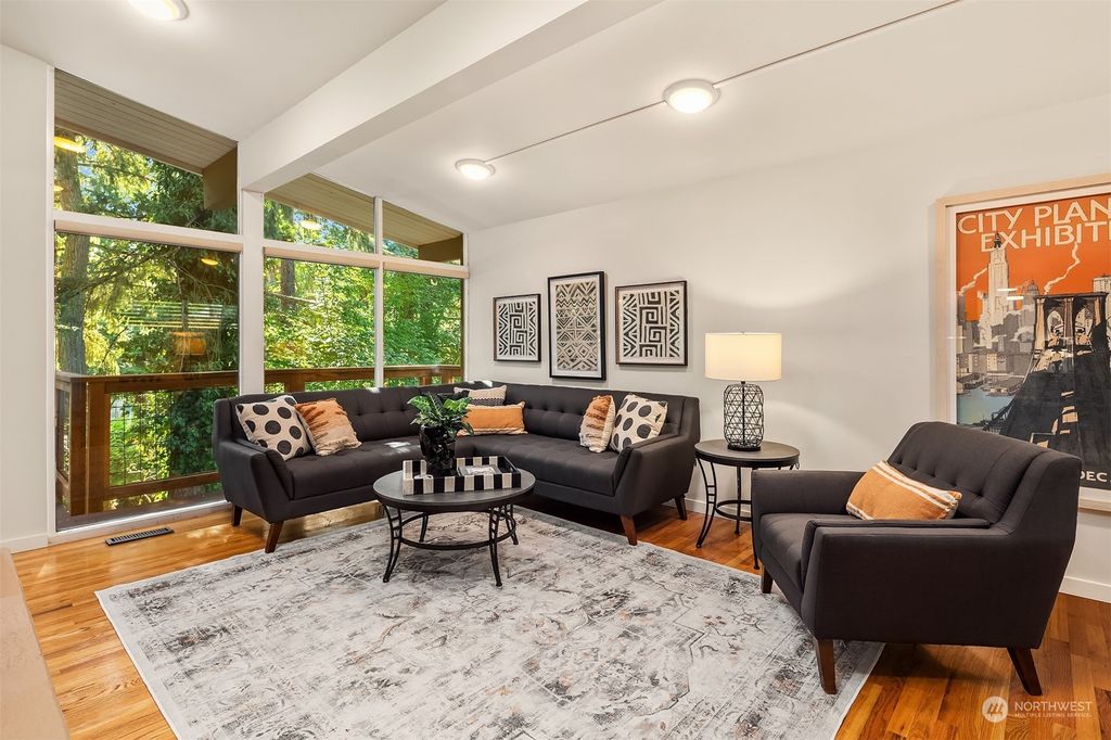 Photo of 4110 78th Avenue SE, Mercer Island, WA 98040 (MLS # 2161191)