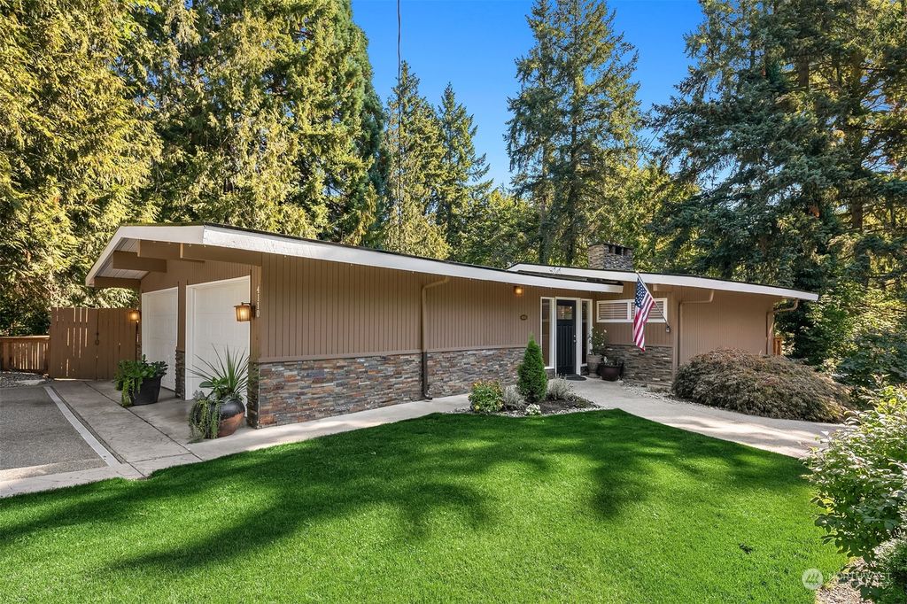 Photo of 4110 78th Avenue SE, Mercer Island, WA 98040 (MLS # 2161191)